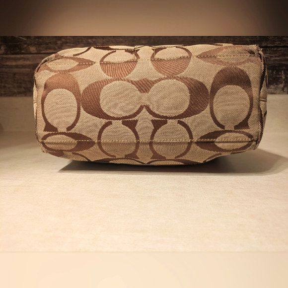 Coach Multi-Color Canvas Jacquard Handbag Purse Clasp Closure A0767-10859 - Picture 3 of 9